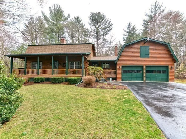 15 E Hodges St, Norton, MA 02766