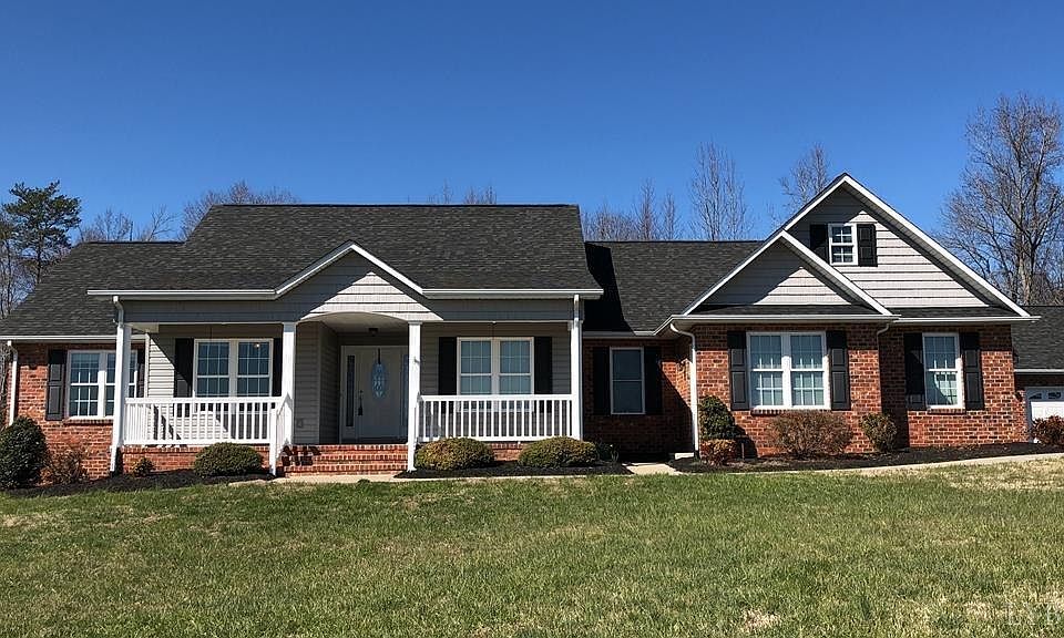 1st image of 210 Walnut Creek Ln