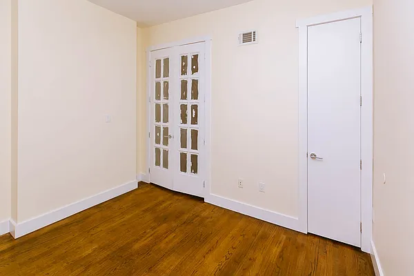 Rented by Nooklyn NYC LLC | media 4