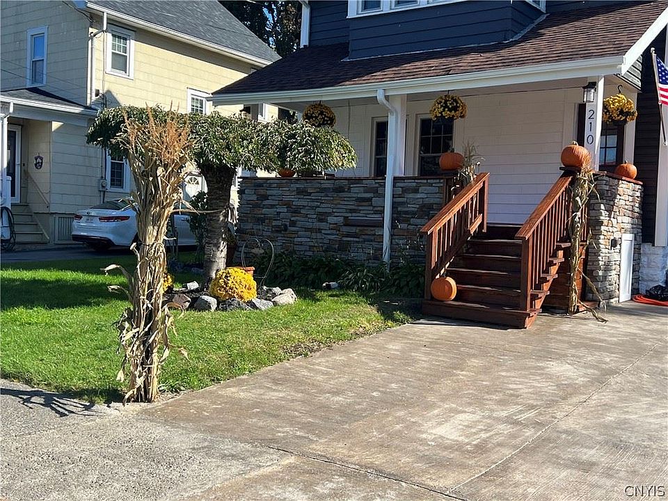1st image of 210 Allen St