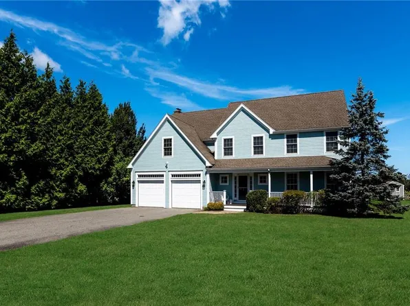 99 Lilac Ln, Portsmouth, RI 02871