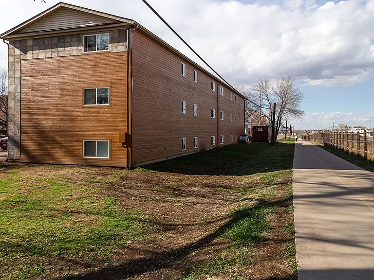 2628 Redwing Rd #8 — Photo 21
