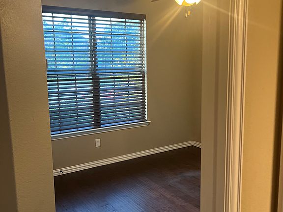 5th image of 2736 Costa Mesa Dr