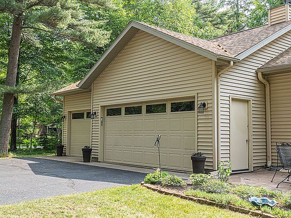 4th image of 10000 Woodland Cir