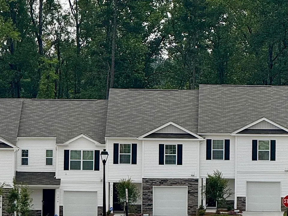5026 Hyrule Dr