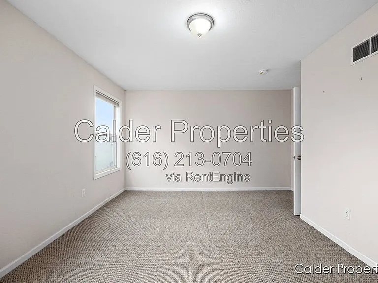 5686 E Falling Leaf Dr SE — Photo 18