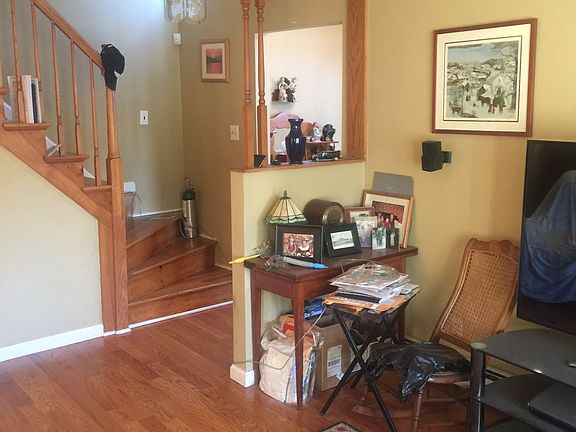 4th image of 228 Colony Ave