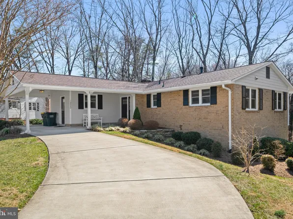 10440 Stallworth Ct, Fairfax, VA 22032