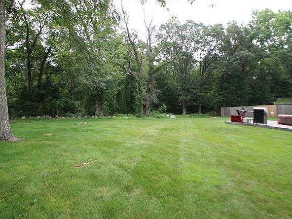 3rd image of 69 Hogg Memorial Dr
