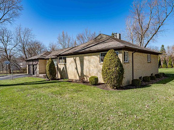 2nd image of 1816 Wayside Dr