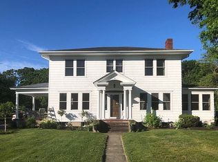 116 Riverside Dr, Riverhead, NY 11901