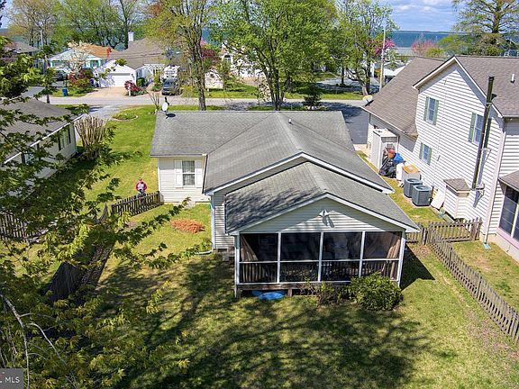 2nd image of 819 Chester River Dr