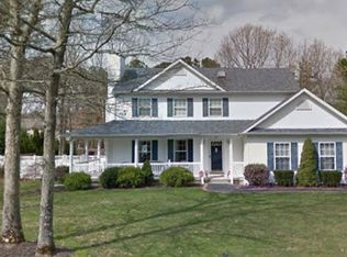 34 Thunder Rd, Miller Place, NY 11764