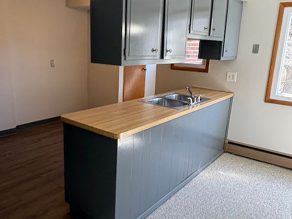 3rd image of 79 Williamsburg Sq #B