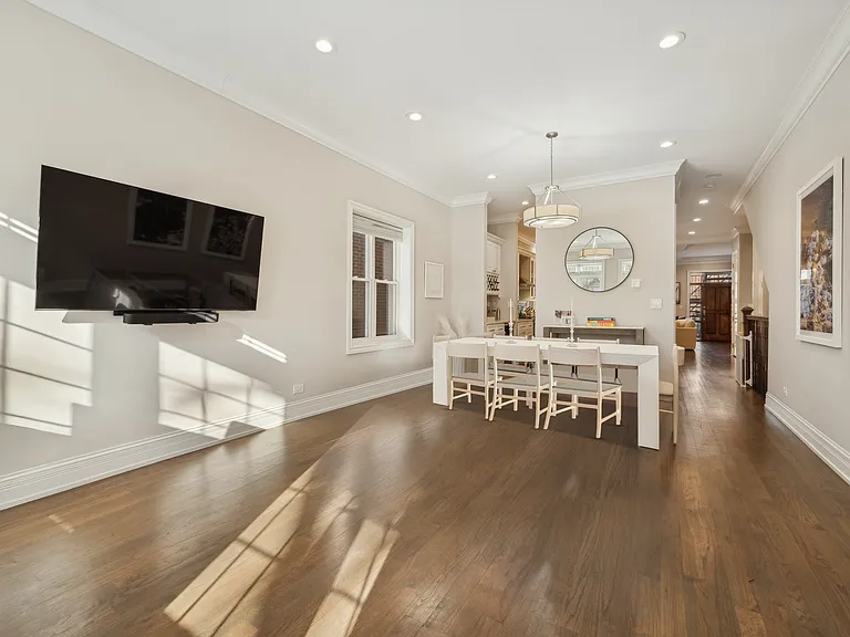 1214 W Fletcher St #11 — Photo 12