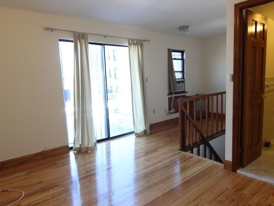 1st image of 107 W 74th St #4