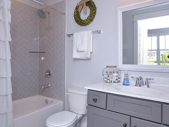 3rd image of 223 Bradfield Dr Lot 223