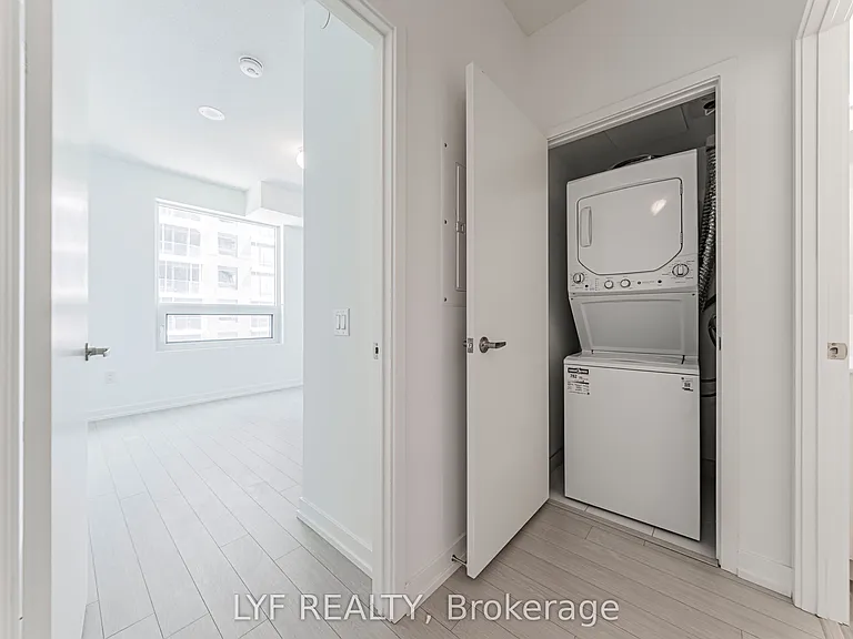 4010 Eglinton Ave W #922 — Photo 14