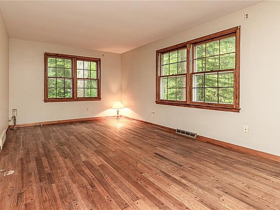 3rd image of 37081 Beech Hills Dr