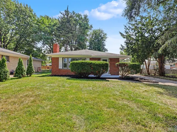 25175 W Chicago St, Redford, MI 48239