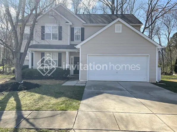 17220 Cambridge Woods Ct, Charlotte, NC 28277
