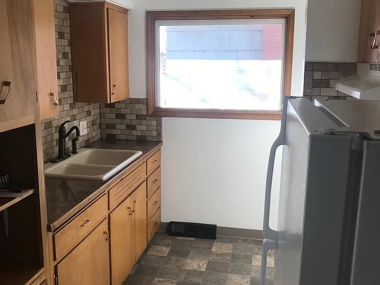 3427 E Euclid Ave — Photo 6