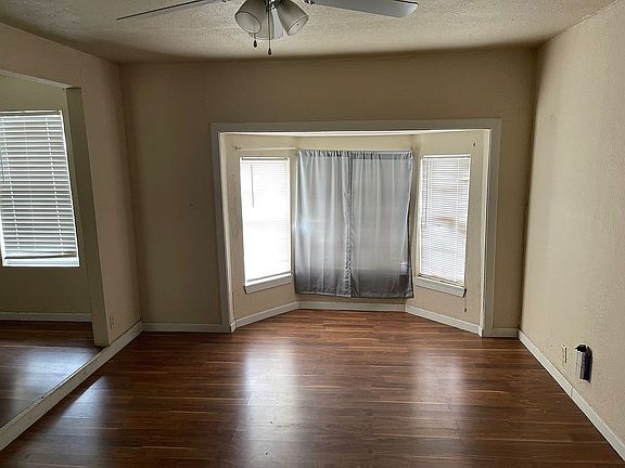 4th image of 8901 Raywood St