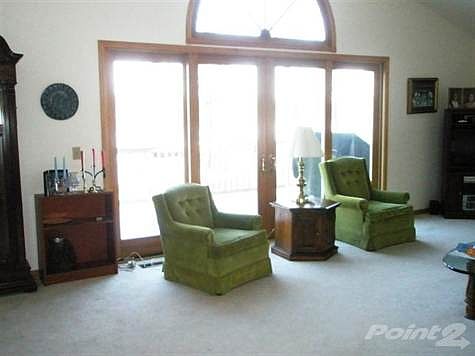 3rd image of 45232 Woodman Dr