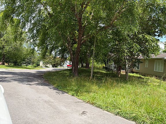 5th image of 203 Ruby St