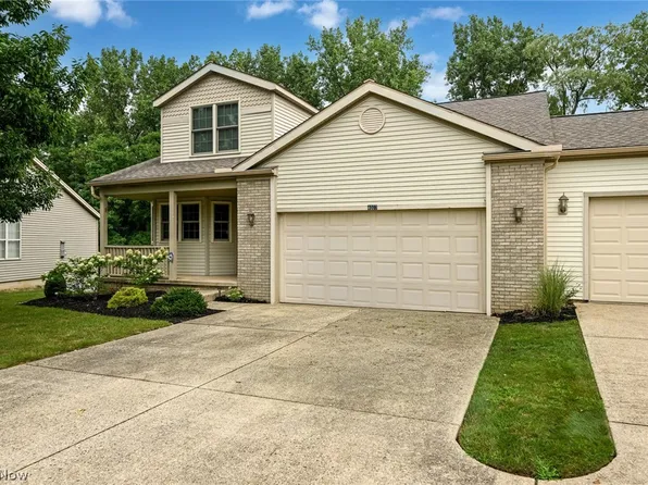 4007 Falconswalk Ct, Stow, OH 44224