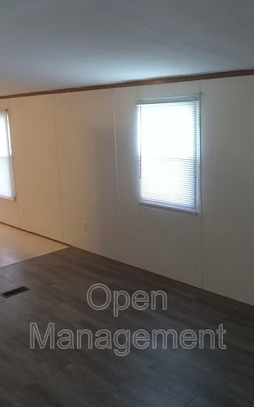 1100 Thornwood Dr #26 — Photo 5