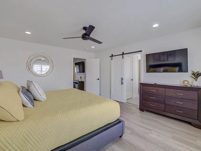1311 E Vista Roja Pl — Photo 9