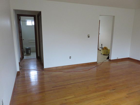 4th image of 104 Legion Dr APT 1