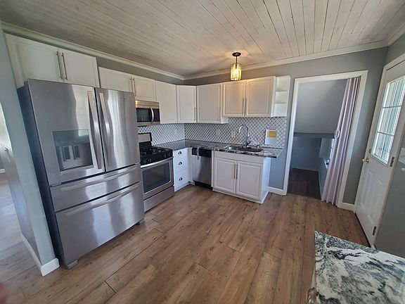 5th image of 3302 Greenbrier Dr