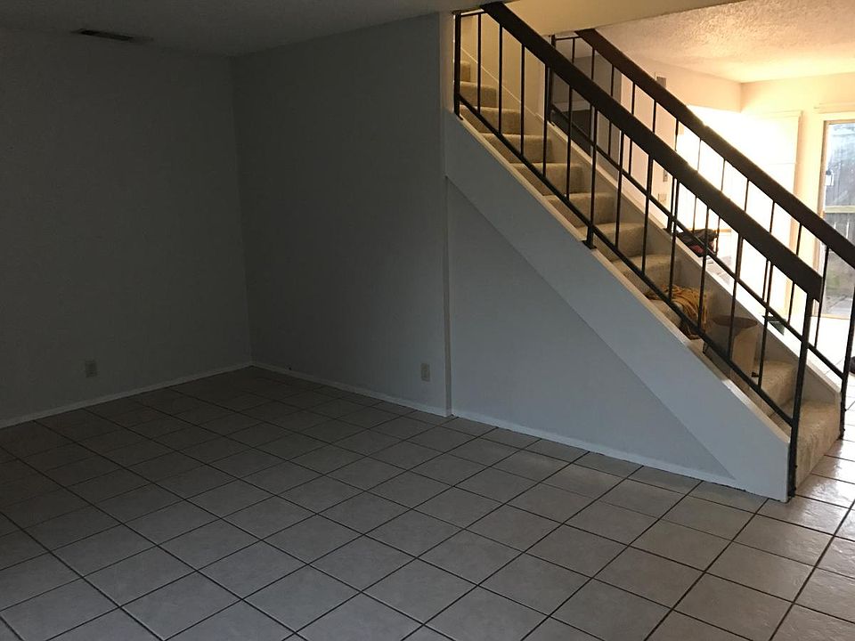 1st image of 7202 Creekside Dr APT C