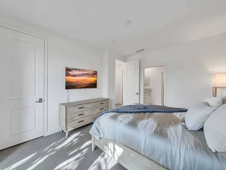 769 Doheny Way — Photo 25
