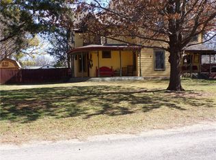 1001 E Juanita St, Wynnewood, OK 73098