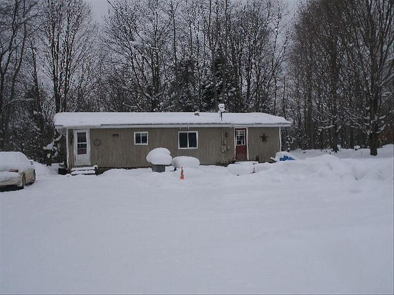 1st image of 10204 Taft St
