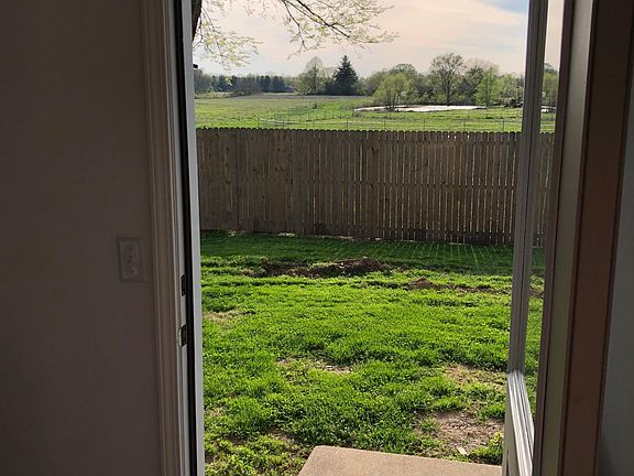 3rd image of 6 Sunset Dr APT D