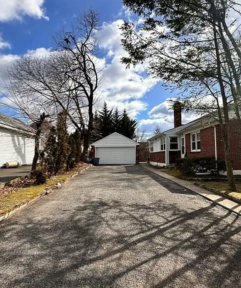 112 E Ackerman Ave #B — Photo 17