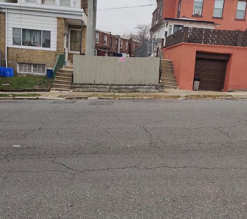 1st image of 922 W Tabor Rd