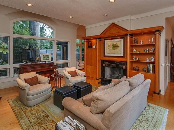 4th image of 766 S Pennsylvania Ave #1