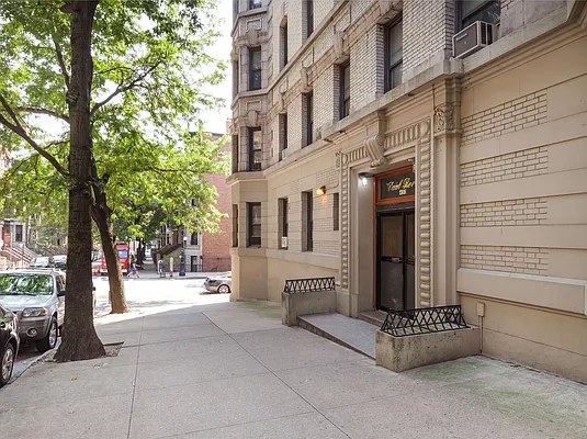 Sold by Compass | media 31