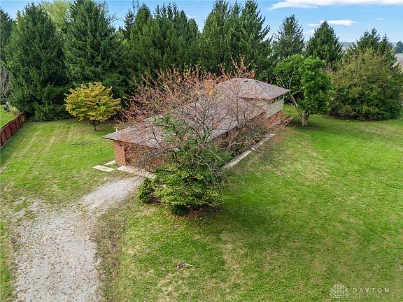 3rd image of 1755 Kingsway Dr