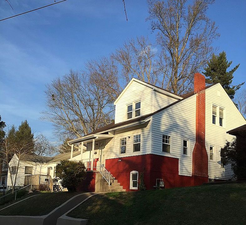 2nd image of 1750 Woodmont Rd