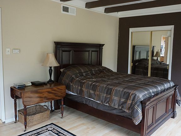 3rd image of 2085 Breezywood Dr