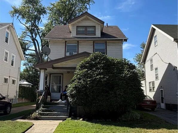 3884 E 42nd St, Newburgh Heights, OH 44105