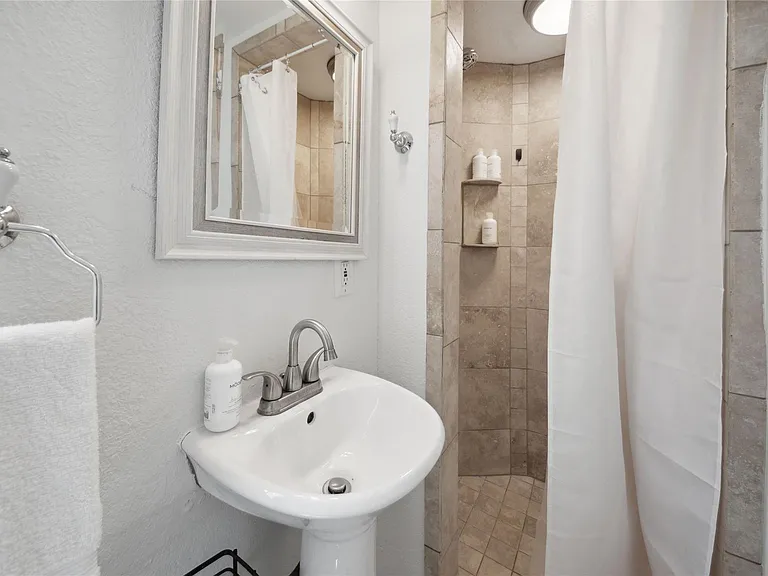 1105 Tulane St #B — Photo 21