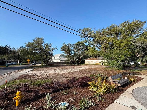 3rd image of 401 Fairpoint Dr