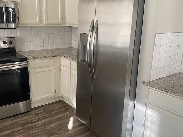 318 Spanish Moss Dr — Photo 5